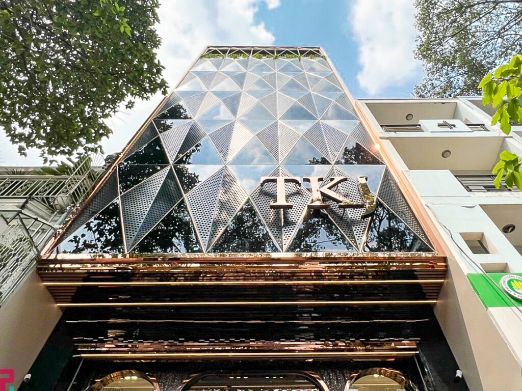 Showroom vàng bạc đá quý Tuấn Kiệt Trần Hưng Đạo