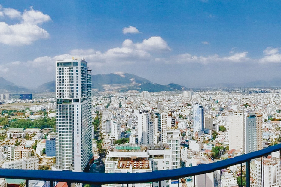Virgo Hotel giữa toàn cảnh thành phố Nha Trang